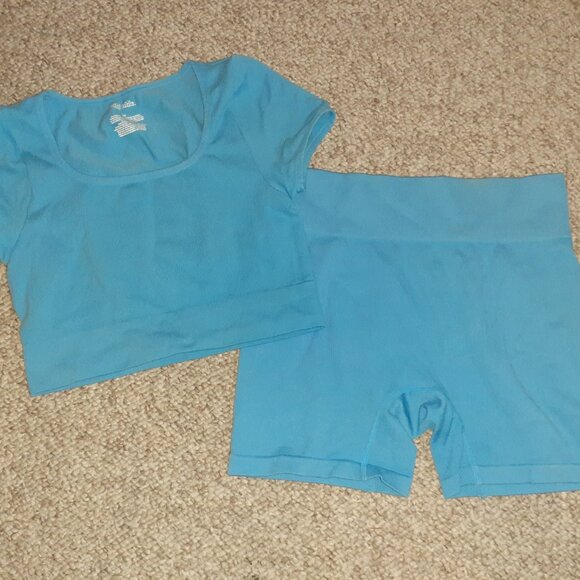 2 PC SET WILD FABLE SHORTS & CROP TOP FITNESS YOGA GYM OUTFIT-WOMENS SIZE M - Picture 2 of 5